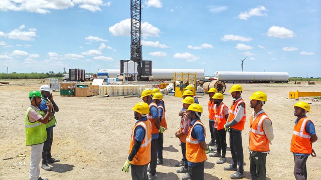Site safety briefing with the IWES team